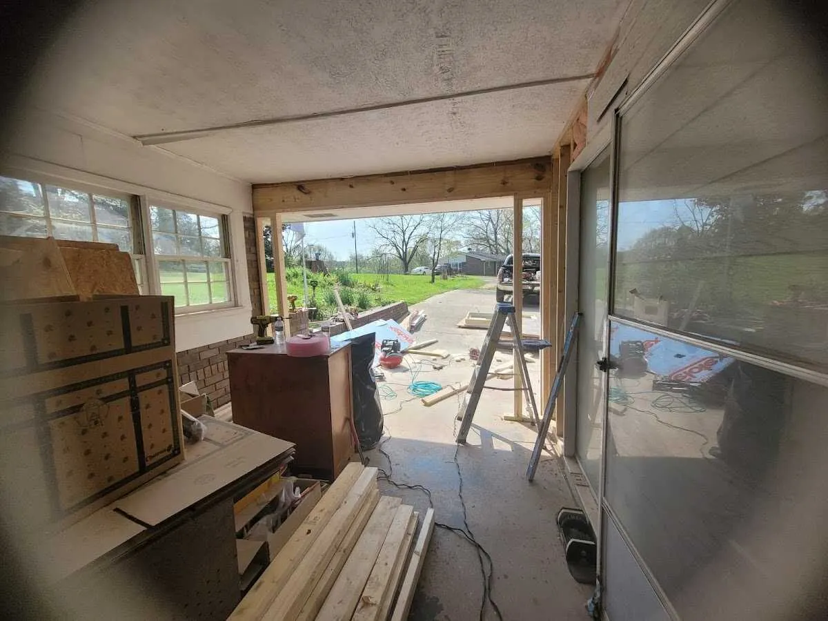 Air movers and dehumidifier for Water Mitigation Services in Perryville